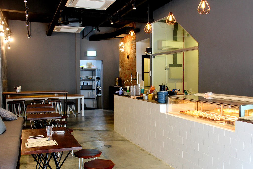 Lola's Café